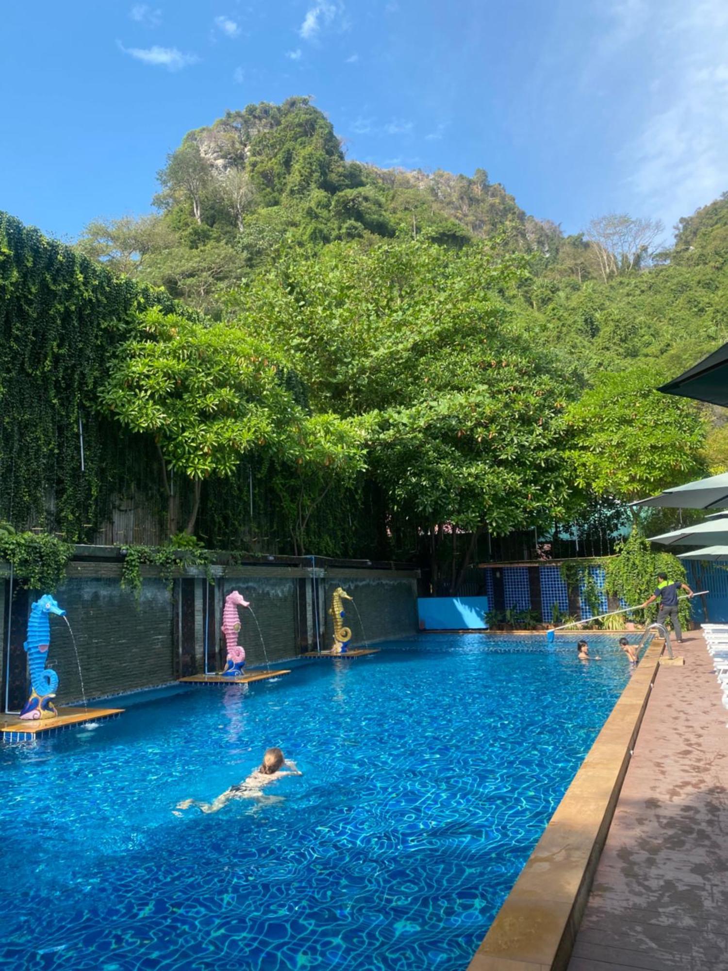 Phi Phi Maiyada Resort Exterior photo